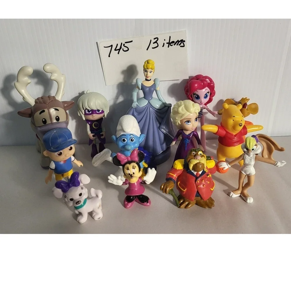 Disney, Dreamworks,‎ More! Lot of 13 Figurines Characters Toys Collection